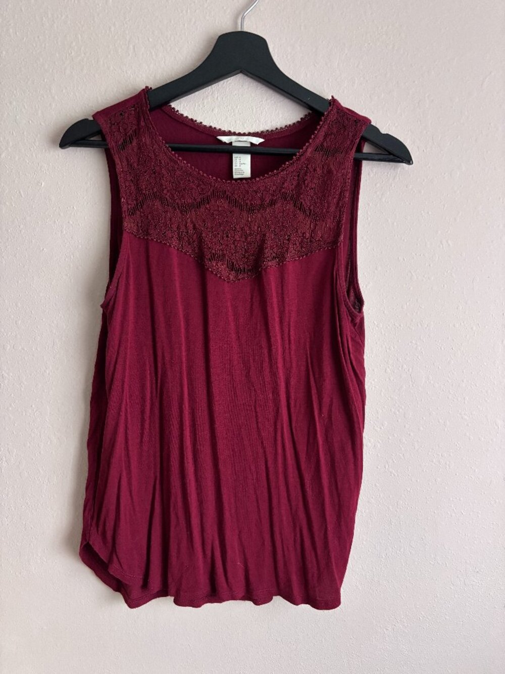 H&M Sleeveless Burgundy Knit Top